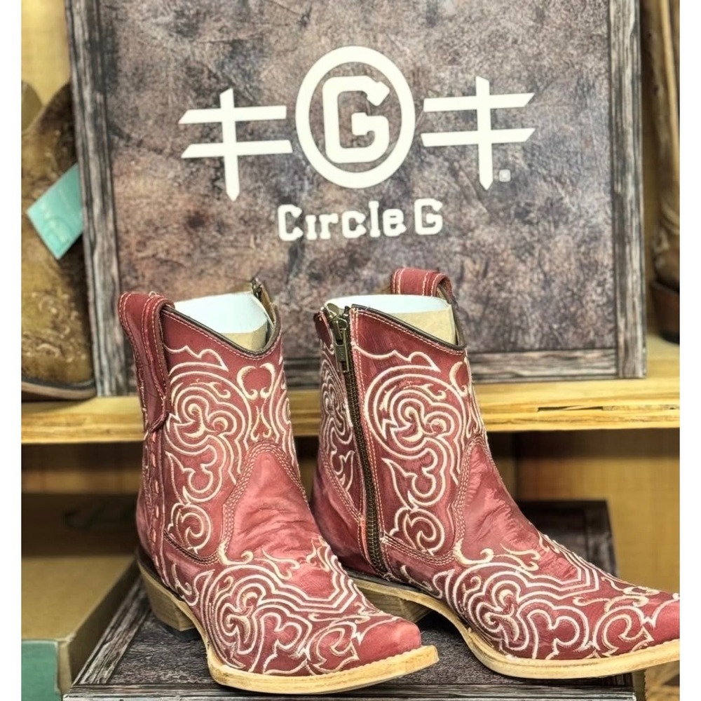 NEW Circle G by Corral Red Leather Western Embroidered Snip Toe Ankle Boots 7.5 - Picture 2 of 10